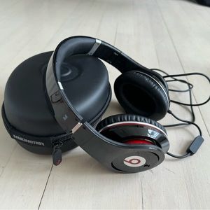 Monster Beats By Dre BLACK noise cancelling over ear headphones wired
